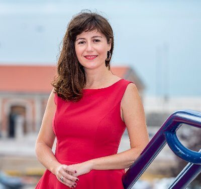 Dña. Paloma Navas